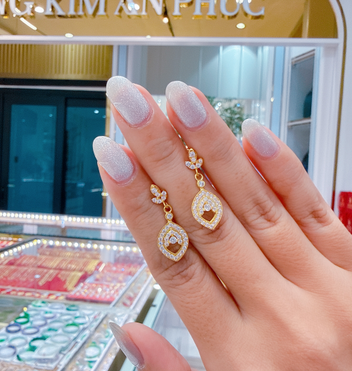 bông tai đít đẩy kiểu hột trắng 
