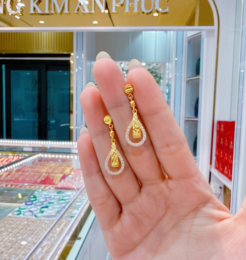 bông tai đít đẩy kiểu hột trắng 