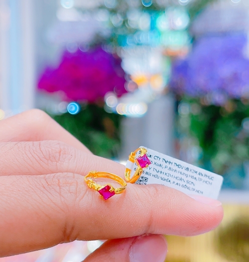 bông tai em bé kiểu nhẹ