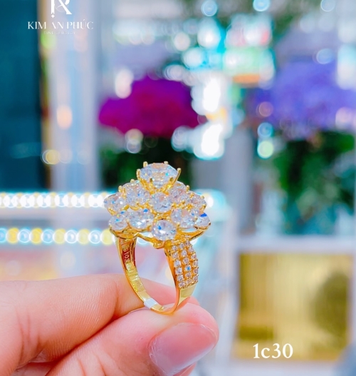 Nhẫn nữ đính hột vàng 610