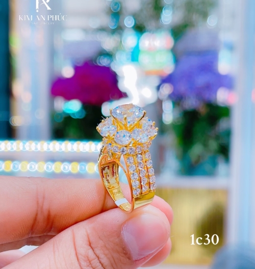 Nhẫn nữ hoàng hột cao vàng 610