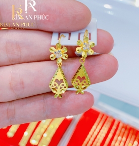 Bông tai hình hoa vàng 980 (2)